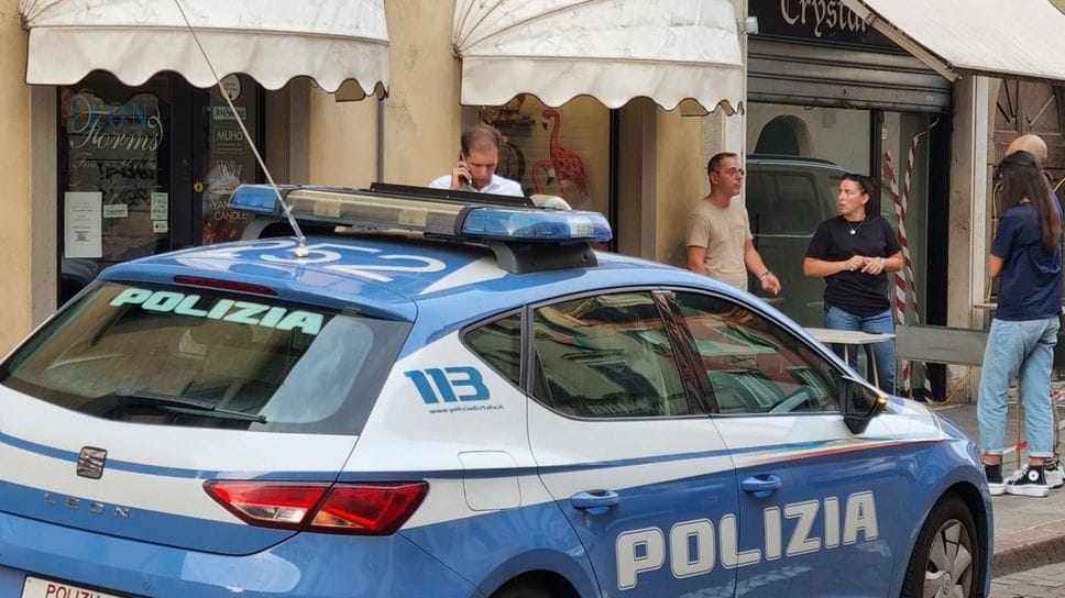 Bergamo, resti ossei trovati durante i lavori in un bar di Borgo Santa Caterina