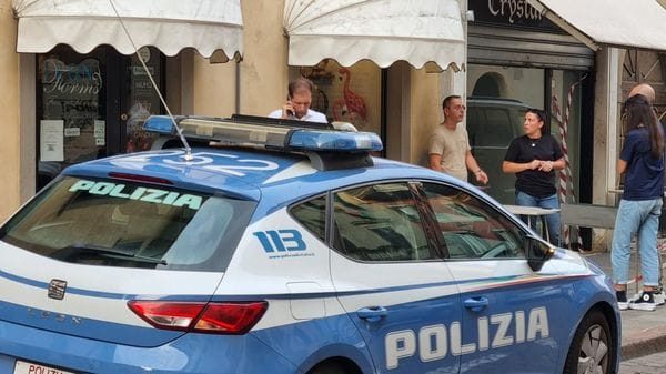 Bergamo, resti ossei trovati durante i lavori in un bar di Borgo Santa Caterina