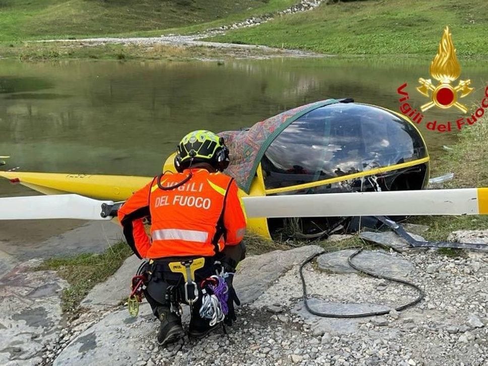Foppolo, incidente con un elicottero ultraleggero. Pilota e vicesindaco trasferiti in ospedale - Foto
