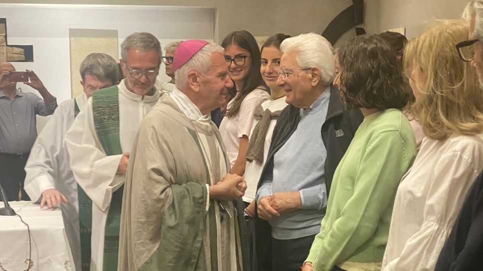 Il Presidente Mattarella alla Messa del Vescovo Beschi: gradita sorpresa a Villa Madonna a Siusi