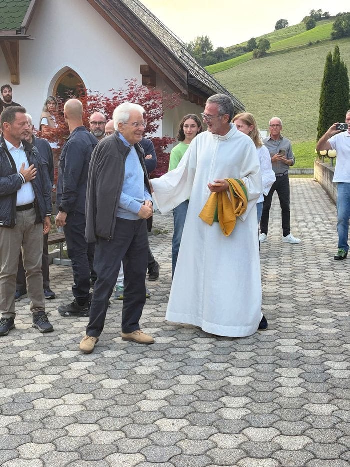 Il Presidente Mattarella alla Messa del Vescovo Beschi: gradita sorpresa a Villa Madonna a Siusi - Foto e video