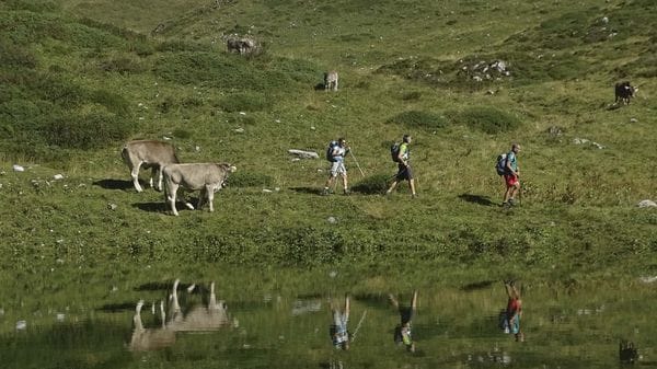 Pochi escursionisti nei rifugi delle Orobie, ma c’è chi ha piantato le tende