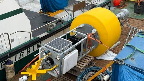 Sentinella contro i cambiamenti climatici, una boa al largo di Portonovo