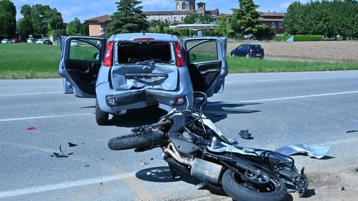 https://storage.ecodibergamo.it/media/photologue/2026/8/26/photos/cache/bergamo-incidenti-mortali-scesi-del-45-una-vittima-su-due-era-in-moto_89a2d5fc-a13f-11f1-80b1-329524cc7c76_1920_1080_v3_large_16_9.jpg