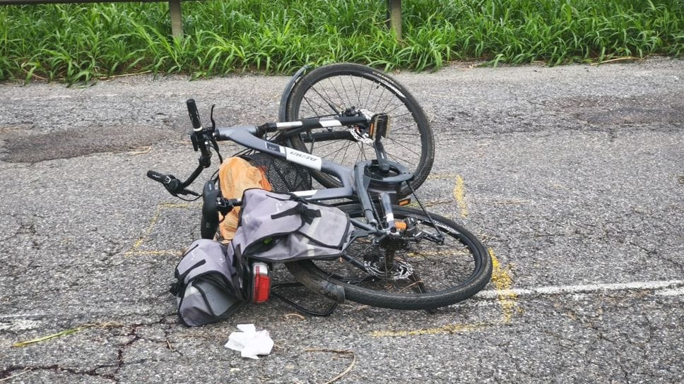 Bus contro una bici a Caravaggio, gravissimo 69enne