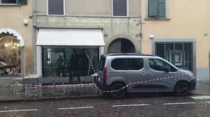 Il giallo delle ossa nel pavimento del bar di Borgo Santa Caterina: si scava nel passato dell’edificio