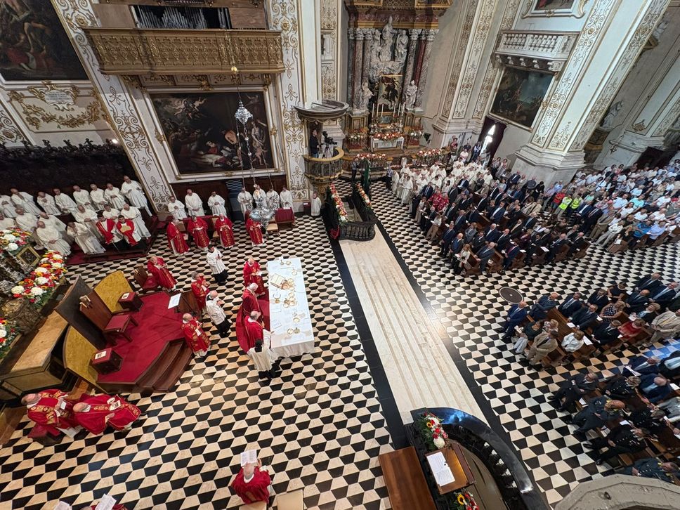 «La concordia nasce da giustizia, libertà e amore». Il Vescovo per Sant’Alessandro: viviamo con fraternità - Foto e video