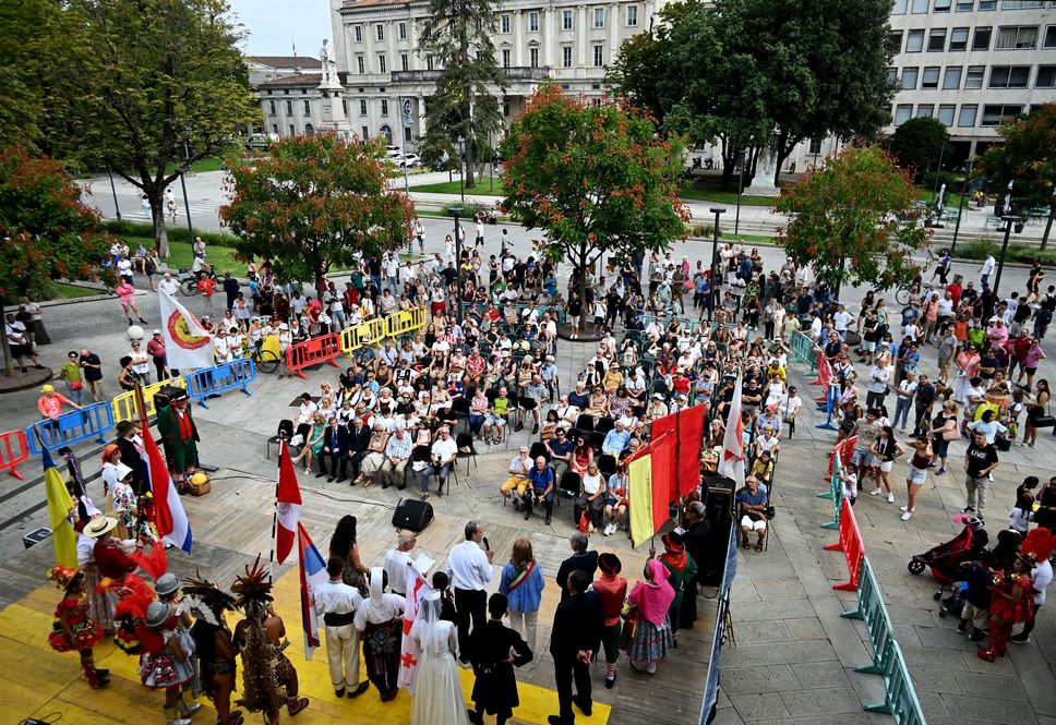 Sant’Alessandro e bel tempo: pienone a Bergamo, tra passeggiate e musei - Foto e video
