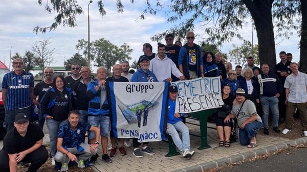 L’Atalanta questa sera in Ungheria per il primo obiettivo della stagione. Le foto dei tifosi bergamaschi a Miskolc