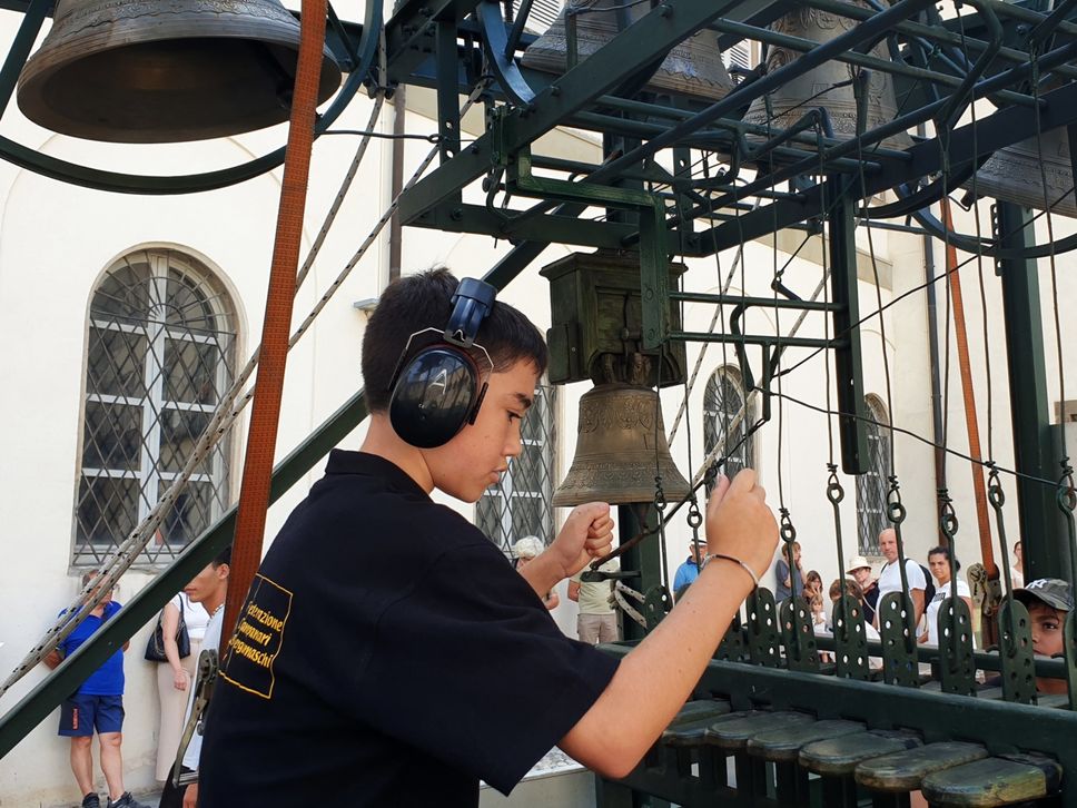 Sant’Alessandro e bel tempo: pienone a Bergamo, tra passeggiate e musei - Foto e video