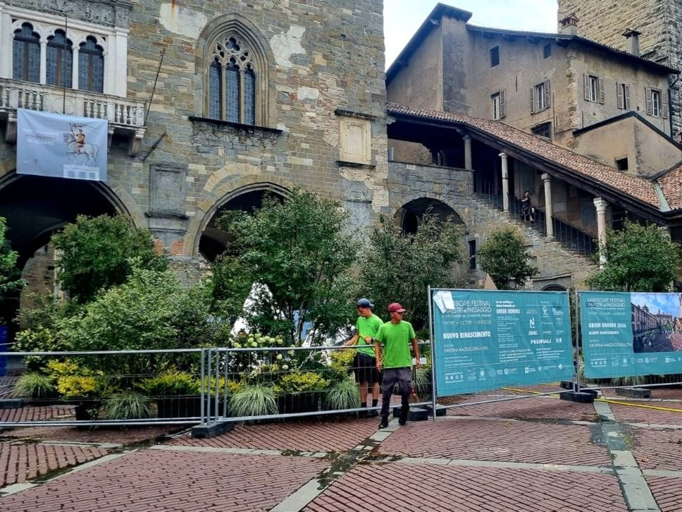 In Piazza Vecchia a Bergamo iniziato l’allestimento del Landscape Festival - Foto