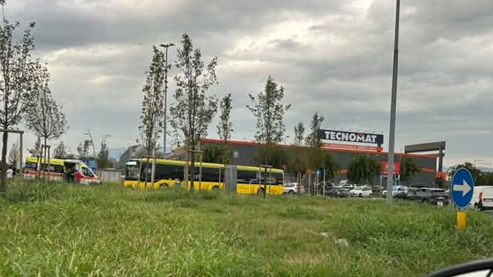 https://storage.ecodibergamo.it/media/photologue/2026/8/29/photos/cache/dalmine-polemica-sul-rondo-con-la-corsia-delle-brt-il-sindaco-pericoloso_5fb7c896-a31b-11f1-b0f5-7a79546e73fa_1920_1080_v3_large_16_9.jpg