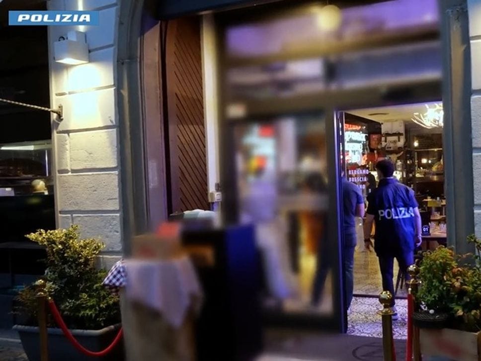 Alcol nei locali, raffica di controlli: sette diffide e tre sanzioni a Bergamo - Video