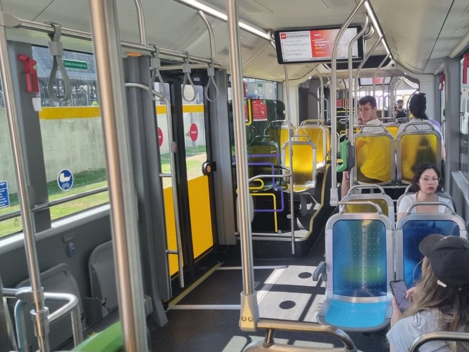 Bergamo-Verdellino, primo giorno di e-Brt: pochi passeggeri e traffico scorrevole - Foto e video