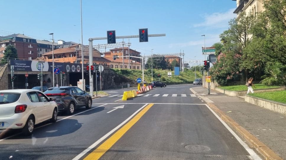 Bergamo-Verdellino, primo giorno di e-Brt: pochi passeggeri e traffico scorrevole - Foto e video
