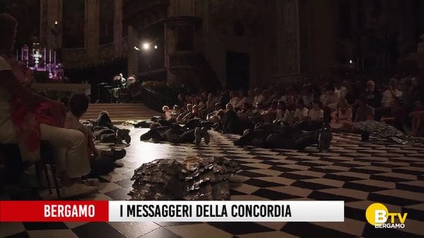 Bergamo, lo spettacolo Messaggeri nella Cattedrale in Città Alta