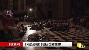 Bergamo, lo spettacolo Messaggeri nella Cattedrale in Città Alta