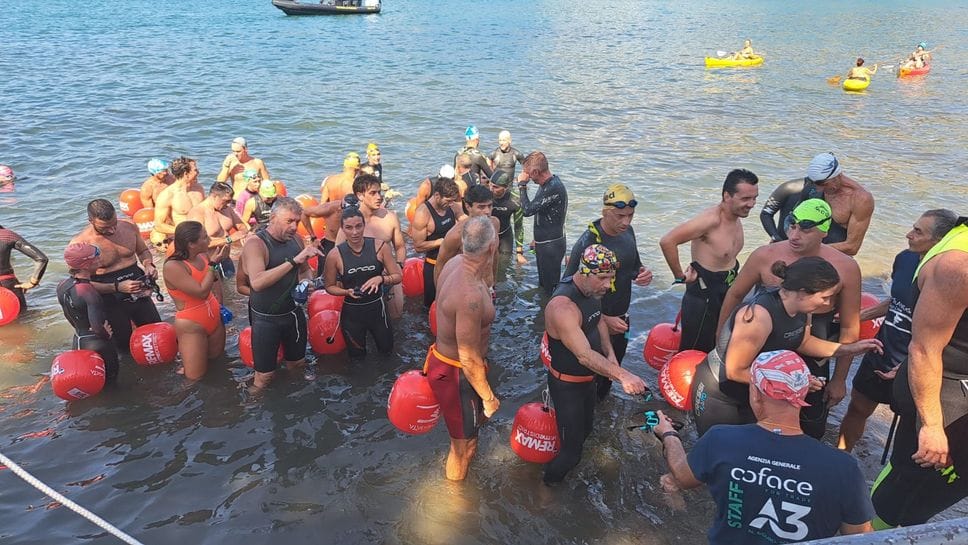In più di 500 per la Traversata del Lago d’Iseo - Il racconto fotografico