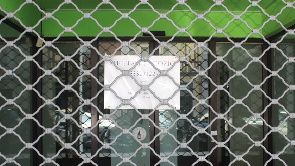 In quasi vent’anni nella Bergamasca persi 2mila negozi. «Serve una legge»