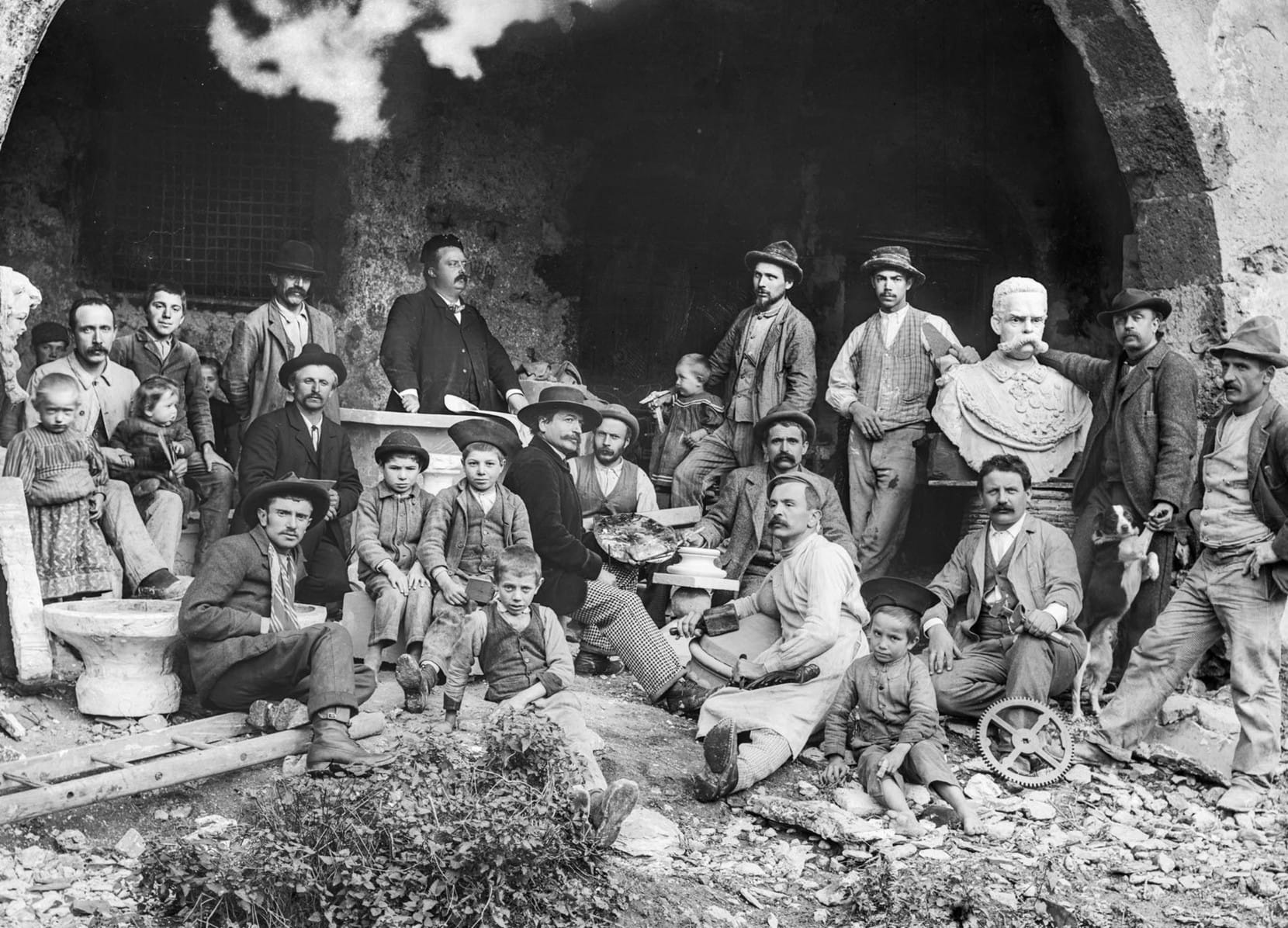Cinque scatti che svelano la fotografia di Eugenio Goglio