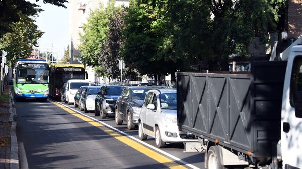 E-Brt, il semaforo si inceppa: traffico in tilt in via Bonomelli
