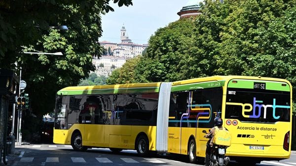 Bus elettrici e nuove linee per ridurre traffico ed emissioni