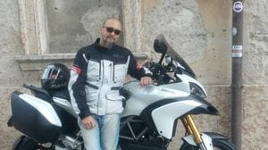Muore a 49 anni in moto: «Francesco, amava Casnigo e la gente della Valgandino»