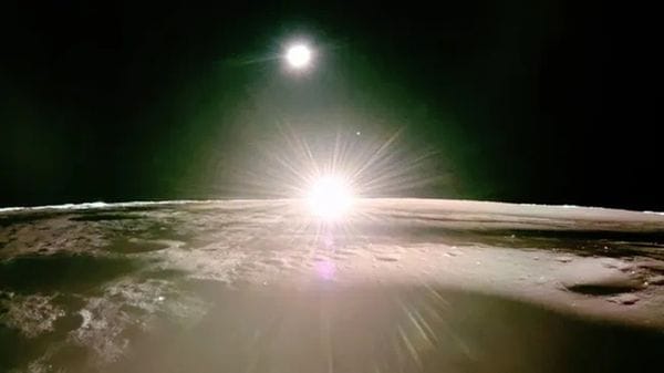 Occhi puntati al detrito del razzo di SpaceX che il 5 agosto colpirà la Luna 