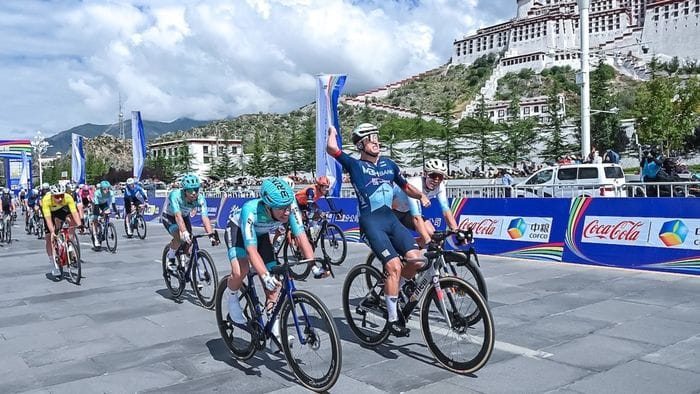 https://storage.ecodibergamo.it/media/photologue/2026/8/4/photos/cache/persico-volata-imperiale-in-tibet-conquista-la-seconda-vittoria-stagionale_eff8088a-901a-11f1-94d0-c6d48a8fd97f_1920_1080_v3_large_16_9.jpg