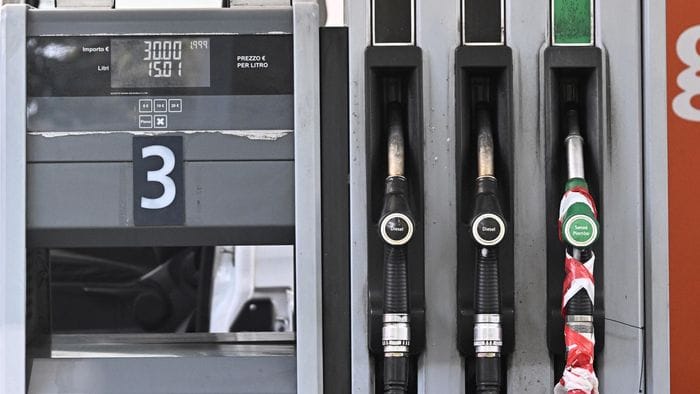 Carburanti, l’allarme dei benzinai bergamaschi: «Rifornimenti a singhiozzo, gestori allo stremo»
