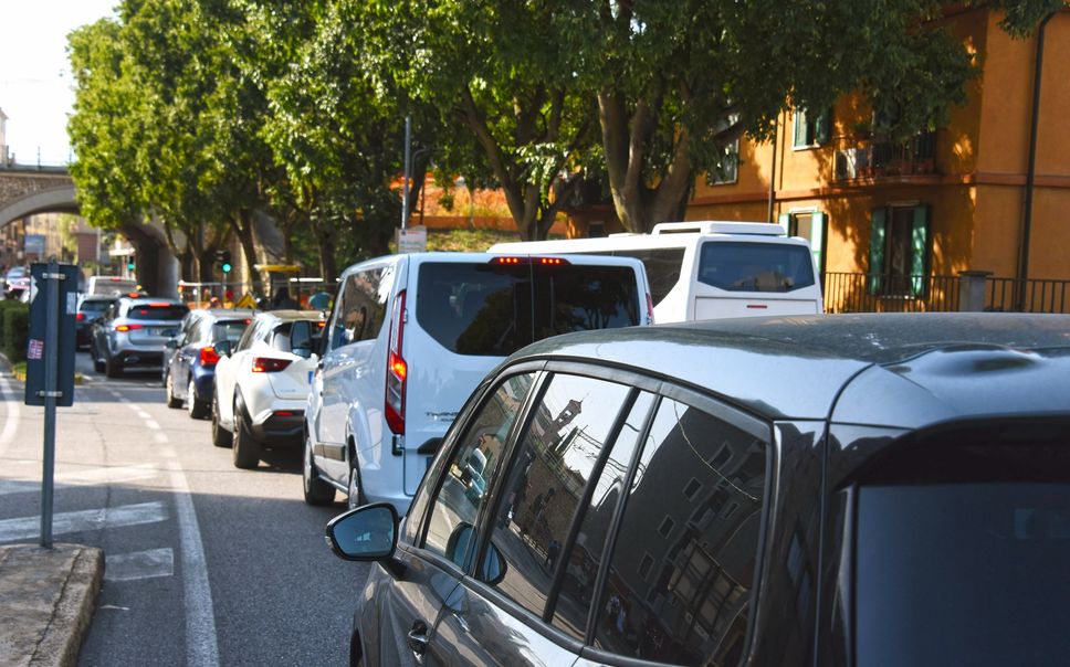E-Brt, debutto con mille passeggeri: ma le code arrivano in Malpensata