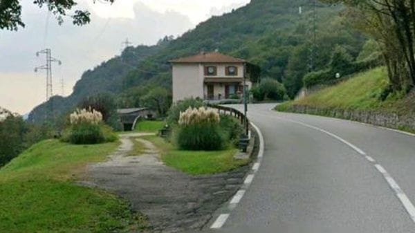 Malore in bici sulla salita di Ranzanico: salvato dai soccorritori con il massaggio cardiaco