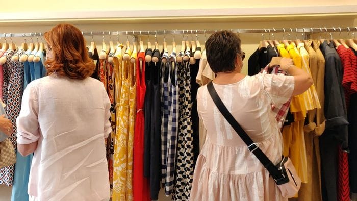 https://storage.ecodibergamo.it/media/photologue/2026/8/5/photos/cache/moda-al-via-la-nuova-vita-degli-invenduti-leconomia-circolare-entri-nelle-a_22249d98-90a5-11f1-94d0-c6d48a8fd97f_1920_1080_v3_large_16_9.jpeg