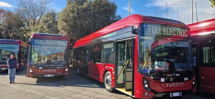 Sì a piano sociale clima, interventi su case, elettrificazione, trasporti