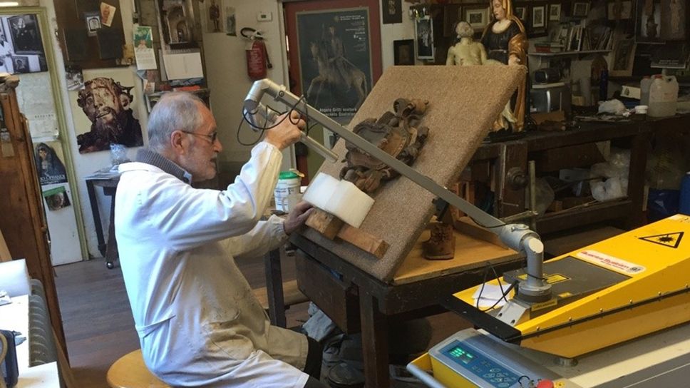 Addio a Eugenio Gritti, maestro del legno: «Dava forma ai disegni dell’amico Manzù»
