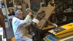 Addio a Eugenio Gritti, maestro del legno: «Dava forma ai disegni dell’amico Manzù»