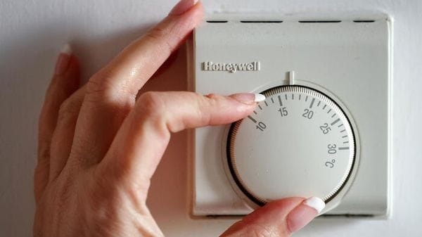 Bce, caro energia pesa su famiglie a basso reddito e ne erode risparmi