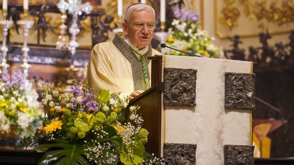 Oggi monsignor Beschi compie 75 anni. «Sa valorizzare i talenti di ognuno: grazie»