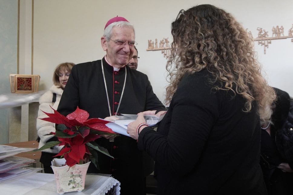 Oggi monsignor Beschi compie 75 anni. «Sa valorizzare i talenti di ognuno: grazie»