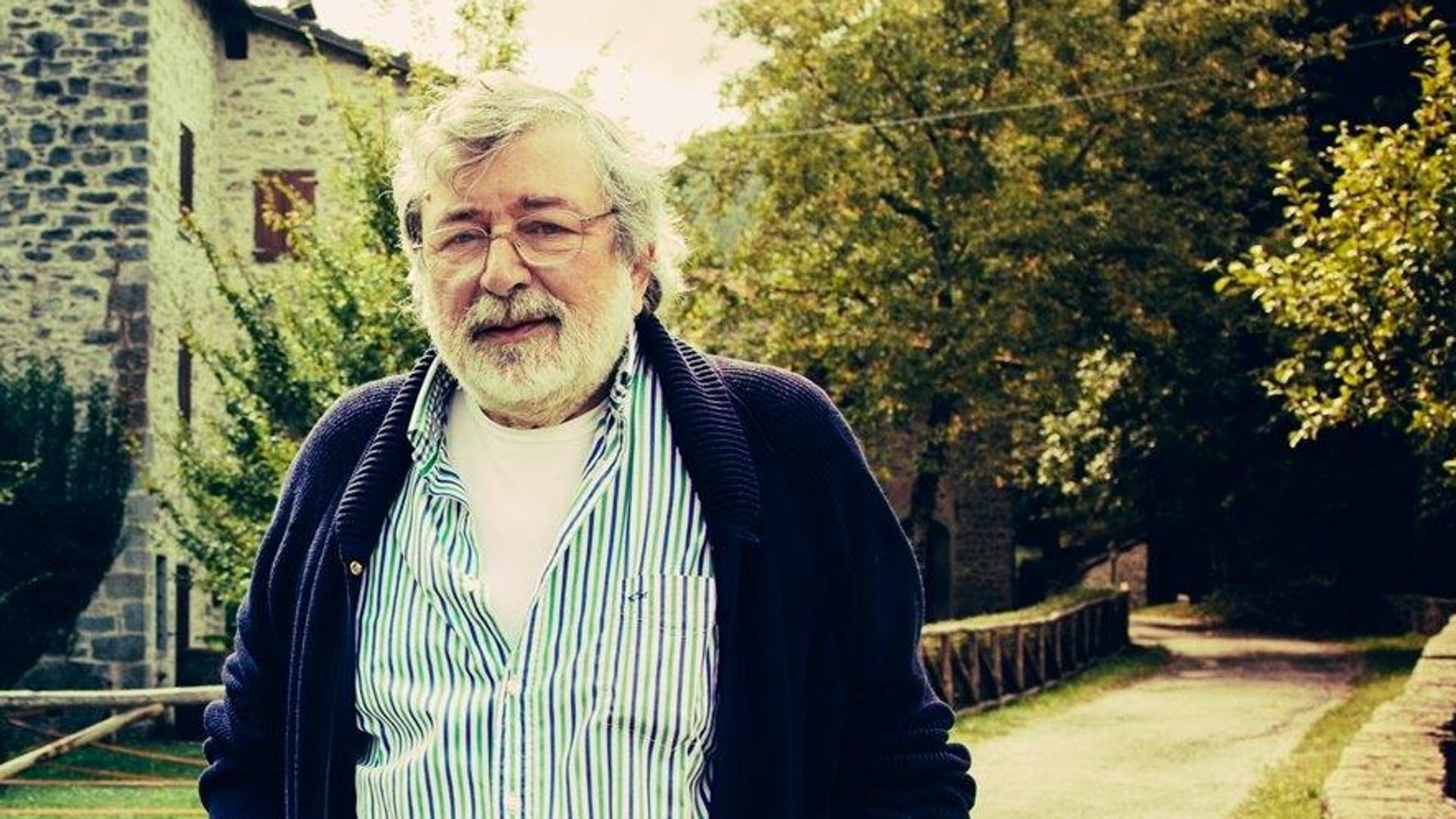 https://storage.ecodibergamo.it/media/photologue/2026/8/6/photos/francesco-guccini-otto-canzoni-per-ricordare-un-gigante-della-musica-italiana_84a9515a-917e-11f1-94d0-c6d48a8fd97f_1920_1080.jpg