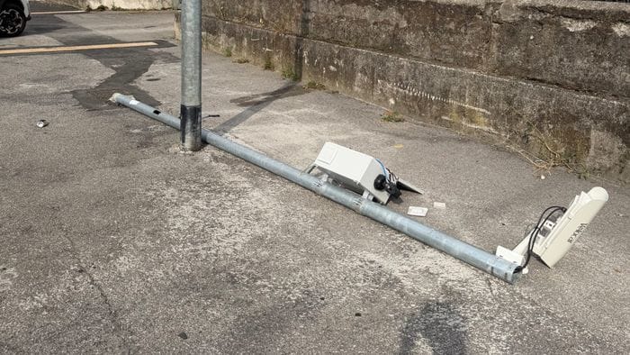 https://storage.ecodibergamo.it/media/photologue/2026/8/8/photos/cache/e-brt-non-un-atto-vandalico-il-palo-della-telecamera-e-stato-abbattuto-acciden_e7a58ade-932d-11f1-ab06-149587697c26_1920_1080_v3_large_16_9.jpeg