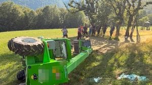 «Merlo» meccanico ribaltato a Orezzo di Gazzaniga, migliorano i feriti