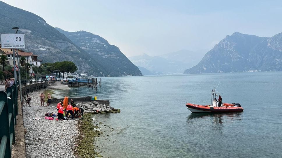Tavernola, non ce l’ha fatta Mariarosa Foresti: era stata rianimata dopo il malore nel lago
