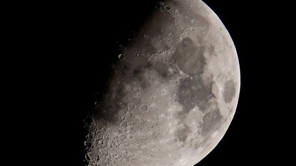 Dalla scienza spaziale l'appello per difendere la Luna