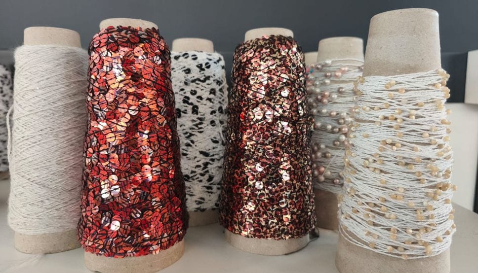 Filati per l’alta moda: le paillettes di Leffe sui capi delle maison