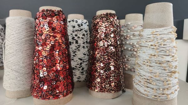 Filati per l’alta moda: le paillettes di Leffe sui capi delle maison