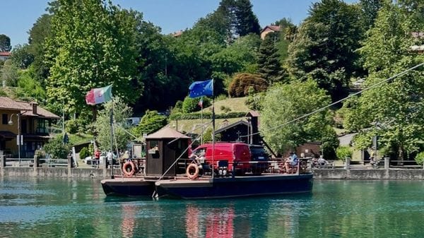 Siccità, si ferma il traghetto leonardesco tra Villa d’Adda e Imbersago