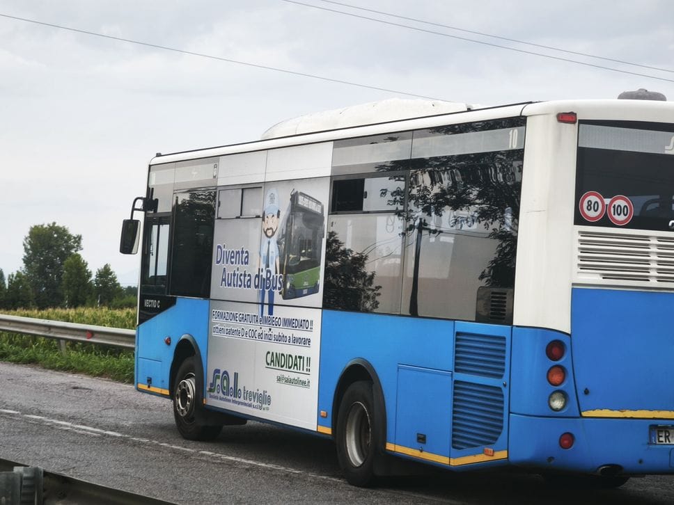 Non ce l’ha fatta il  ciclista 69enne di Treviglio investito da un bus a Caravaggio