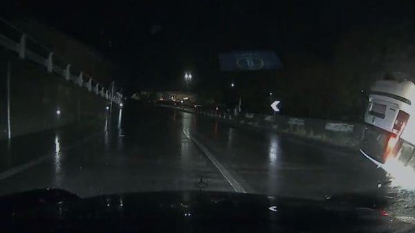 La pioggia è arrivata, allagamenti e disagi sulle strade della Bergamasca - Foto e video