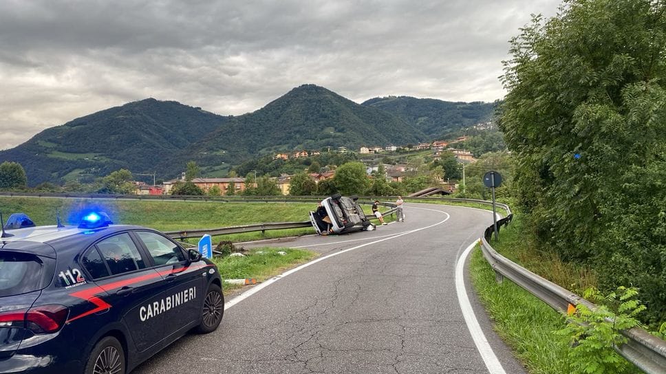 La pioggia è arrivata, allagamenti e disagi sulle strade della Bergamasca - Foto e video